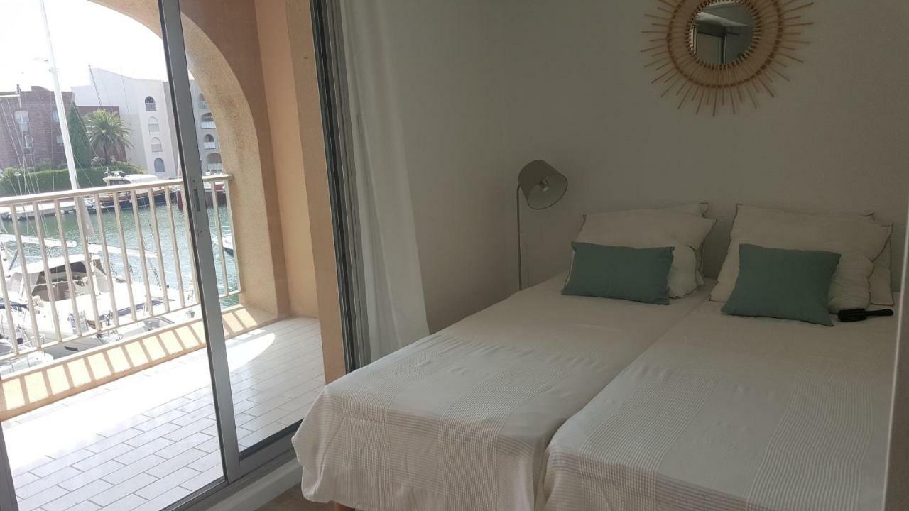 Port La Gavine Vue Appartement Hyères